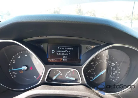 2015 Ford Focus S z USA, uszkodzony, nr VIN 1FADP3E28FL346027